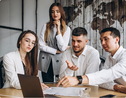 Grupo de personas trabajando en equipo